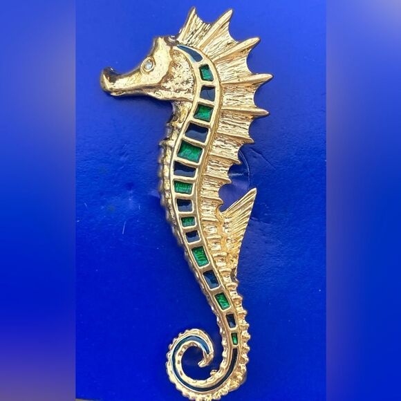 Vintage Large Enameled Seahorse Brooch Pin - Picture 1 of 4